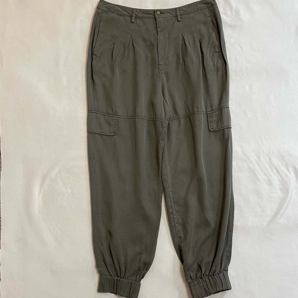 NWT New Velvet Heart Laurent Pleated Olive Jogger Size L - Picture 3 of 10